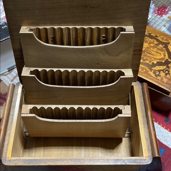 1930’s wooden cigarette Box with Bronze Relief of Naples - Picture 2 of 3